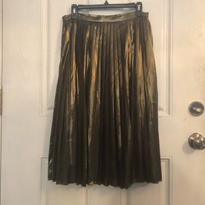 NWT Ann Taylor Gold Pleated Skirt